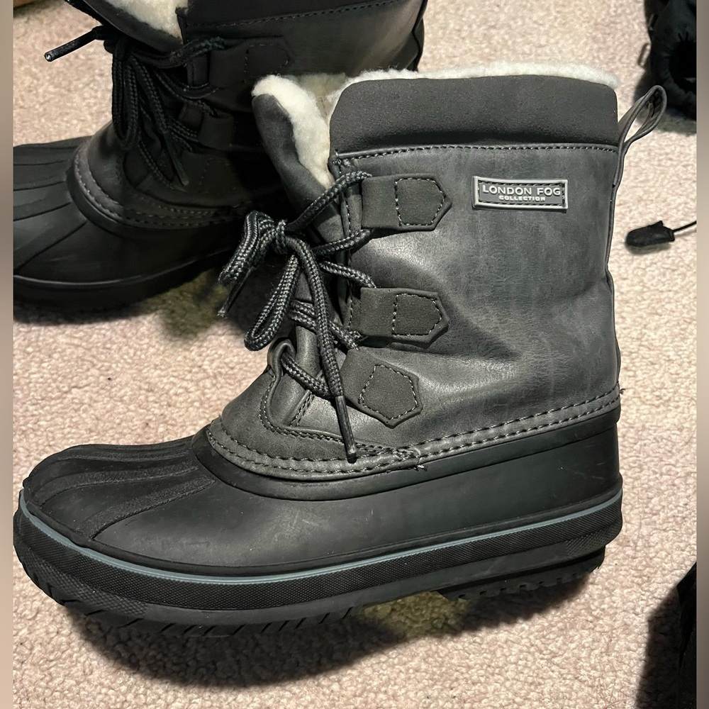 Gently worn- London Fog boys Rain/ snowboots. Size 13 and size 1 available. Grey